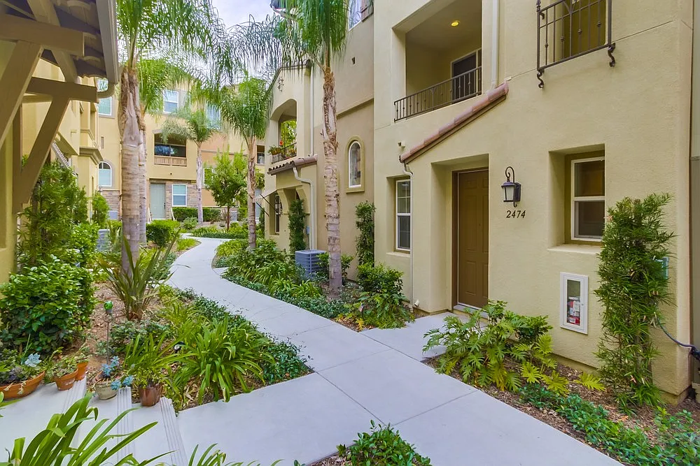 3 bed, 2.5 bath, 1412 sqft, $3,850 — Photo 1