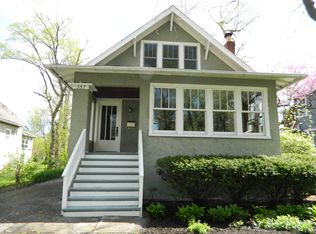 357 Nuttall Rd, Riverside, IL 60546