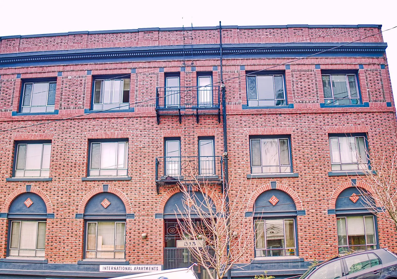 Mayn Suites — Photo 1