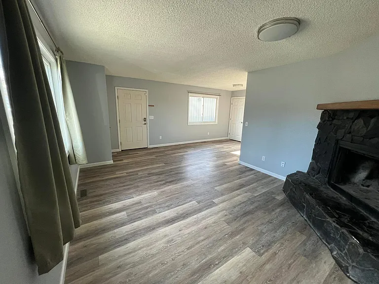 530 Carin Pl #1 — Photo 4