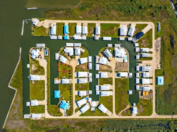 58 Manilla Village Ct, Grand Isle, LA 70358