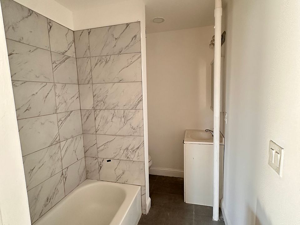 1st image of 140 Crescent Ave #8