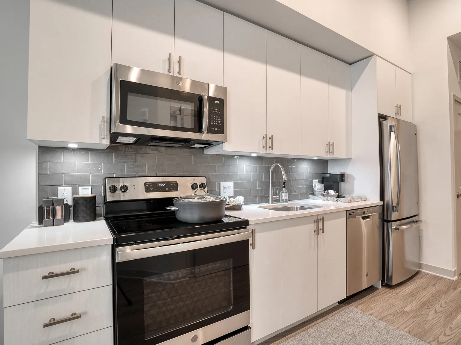 Vista Brooklyn Apartments — Photo 1