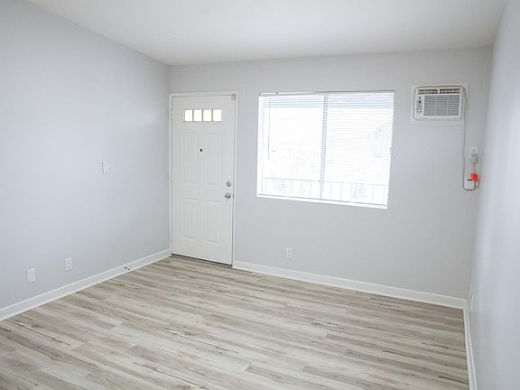 3rd image of 1132 N Cahuenga Blvd #6