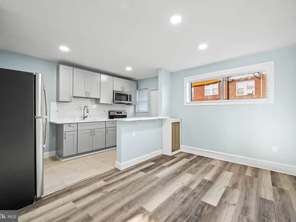 983 Anchor St, Philadelphia, PA 19124