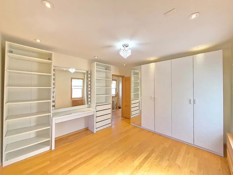 2810 Avenue R #2 — Photo 11