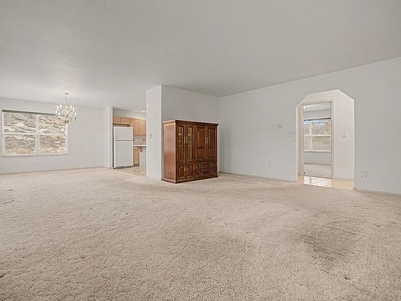 3rd image of 2386 Ridge Circle Dr Unit 3
