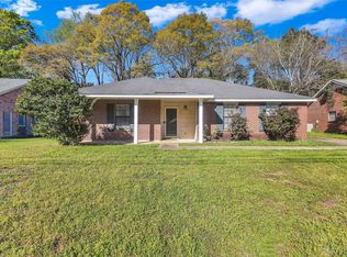 384 Forest Park Dr, Montgomery, AL 36109