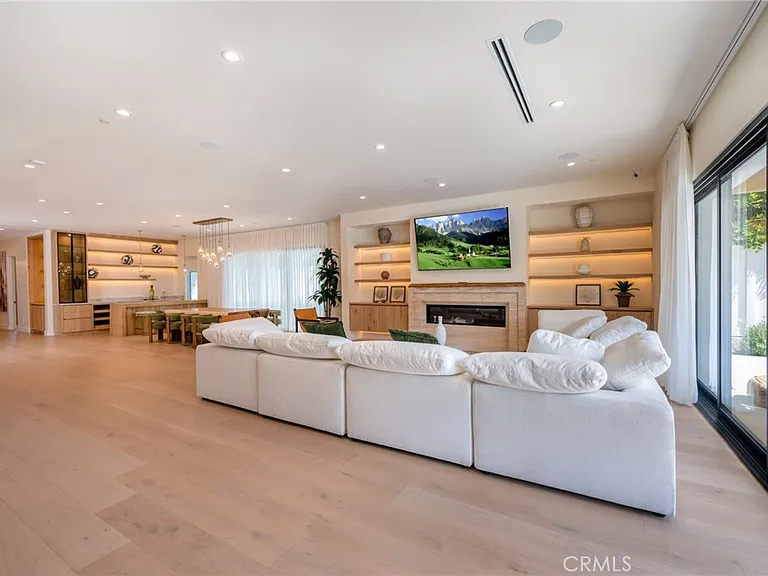 4906 Gaviota Ave — Photo 4