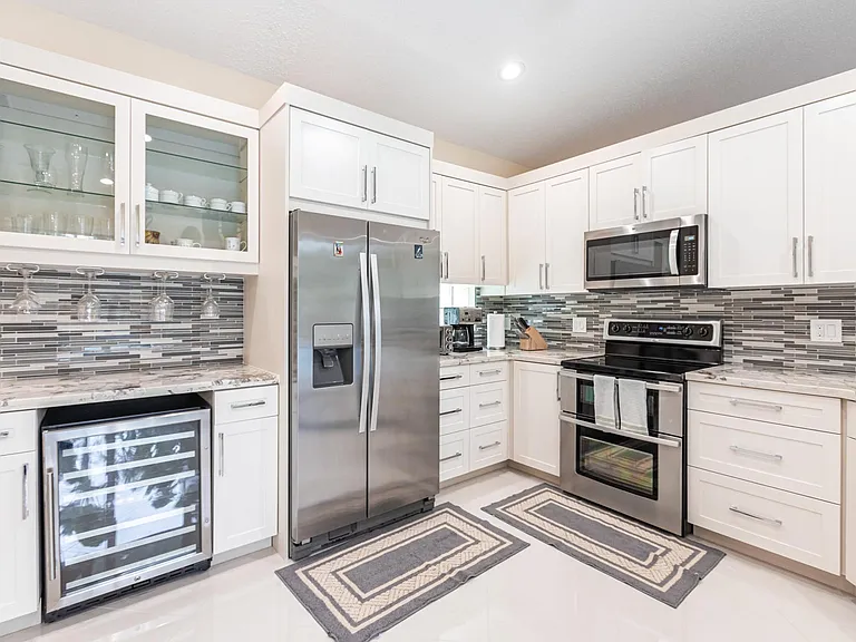 905 Carlee Cir — Photo 10