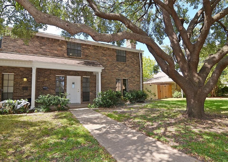 1st image of 528 Towne House Ln