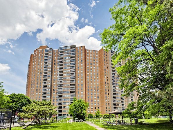 625 The West Mall #804, Toronto, ON M9C 4W9