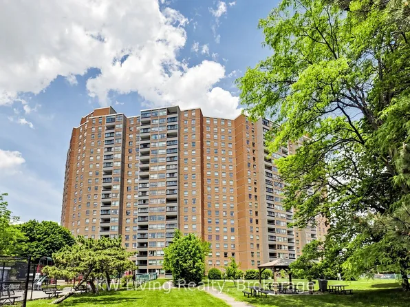 625 The West Mall #804, Toronto, ON M9C 4W9
