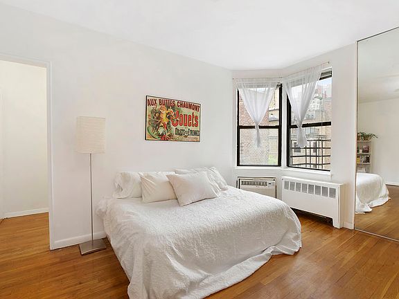 2nd image of 330 E 70th St APT 6G