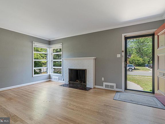 2nd image of 1809 Rollins Dr