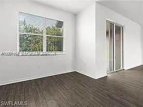 209 SE 26th Ter — Photo 12