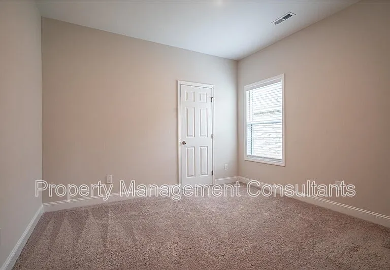 330 Creek Grove Ave — Photo 8