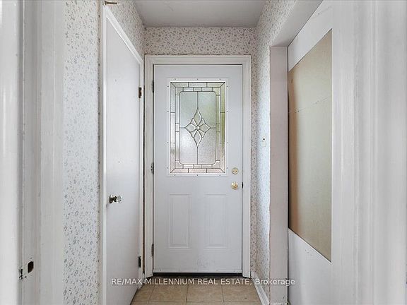 4th image of 37 Radford St