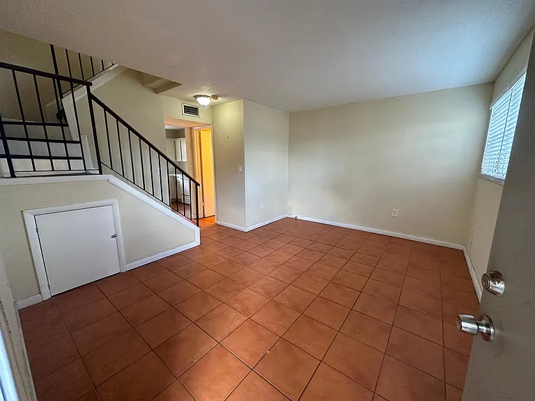 1111 NW 43rd Ave #201 — Photo 6