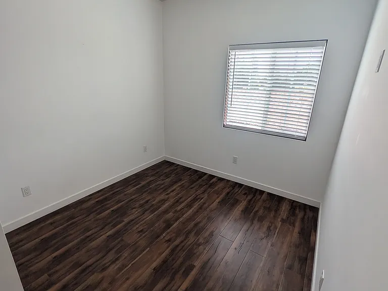 13715 Fellows Ave — Photo 10