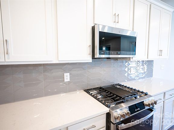5th image of 219 Halemarg Dr