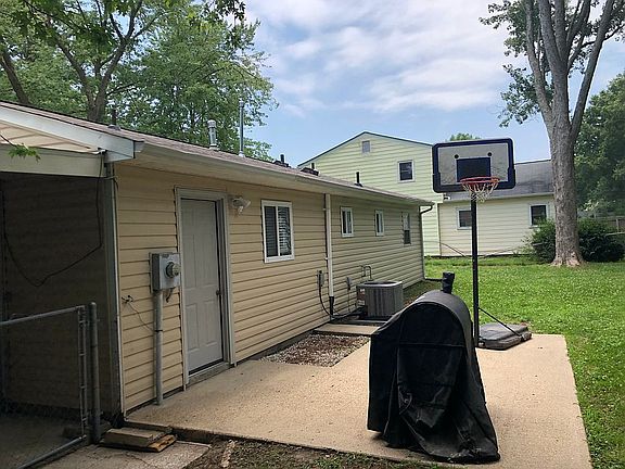 2nd image of 424 Dunmore Dr