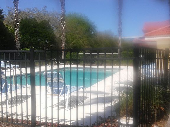 3rd image of Palm Harbor Pkwy