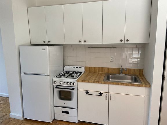 5th image of 217 E 85th St #21