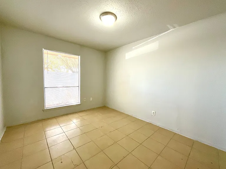 7237 Glen Bay — Photo 23
