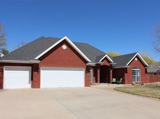 25 Granite Cir, Roswell, NM 88201