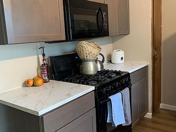 5th image of 7050 Deewood Ct