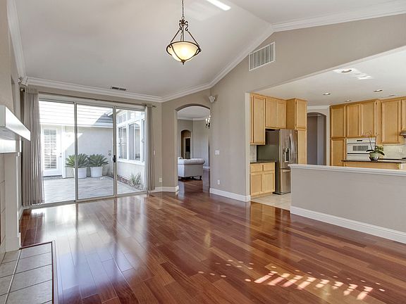 5th image of 2660 Sycamore Grove Pl