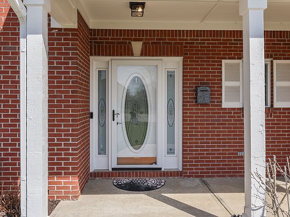 3rd image of 8204 Stoney Bend Cir