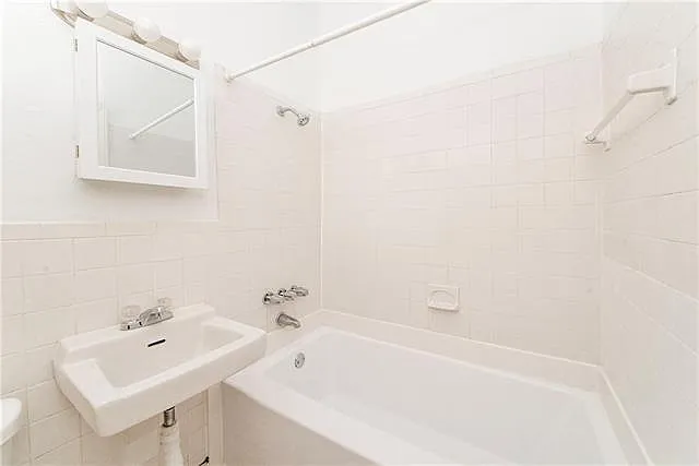 535 Governor Nicholls St — Photo 18