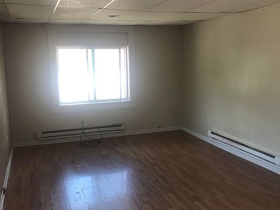 2nd image of 28 E Grand Ave #Fox