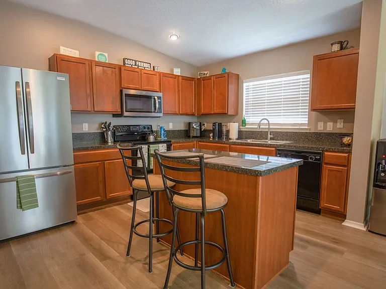 2527 Eisner Dr — Photo 13