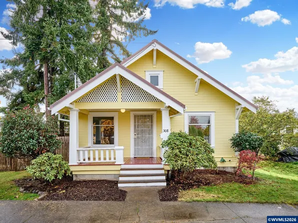 308 A St, Silverton, OR 97381