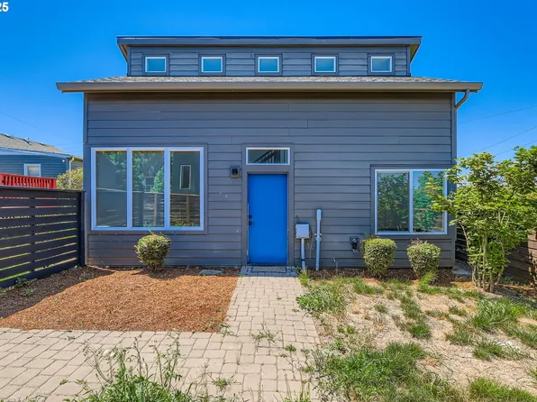 4215 NE Highland Ct, Portland, OR 97218