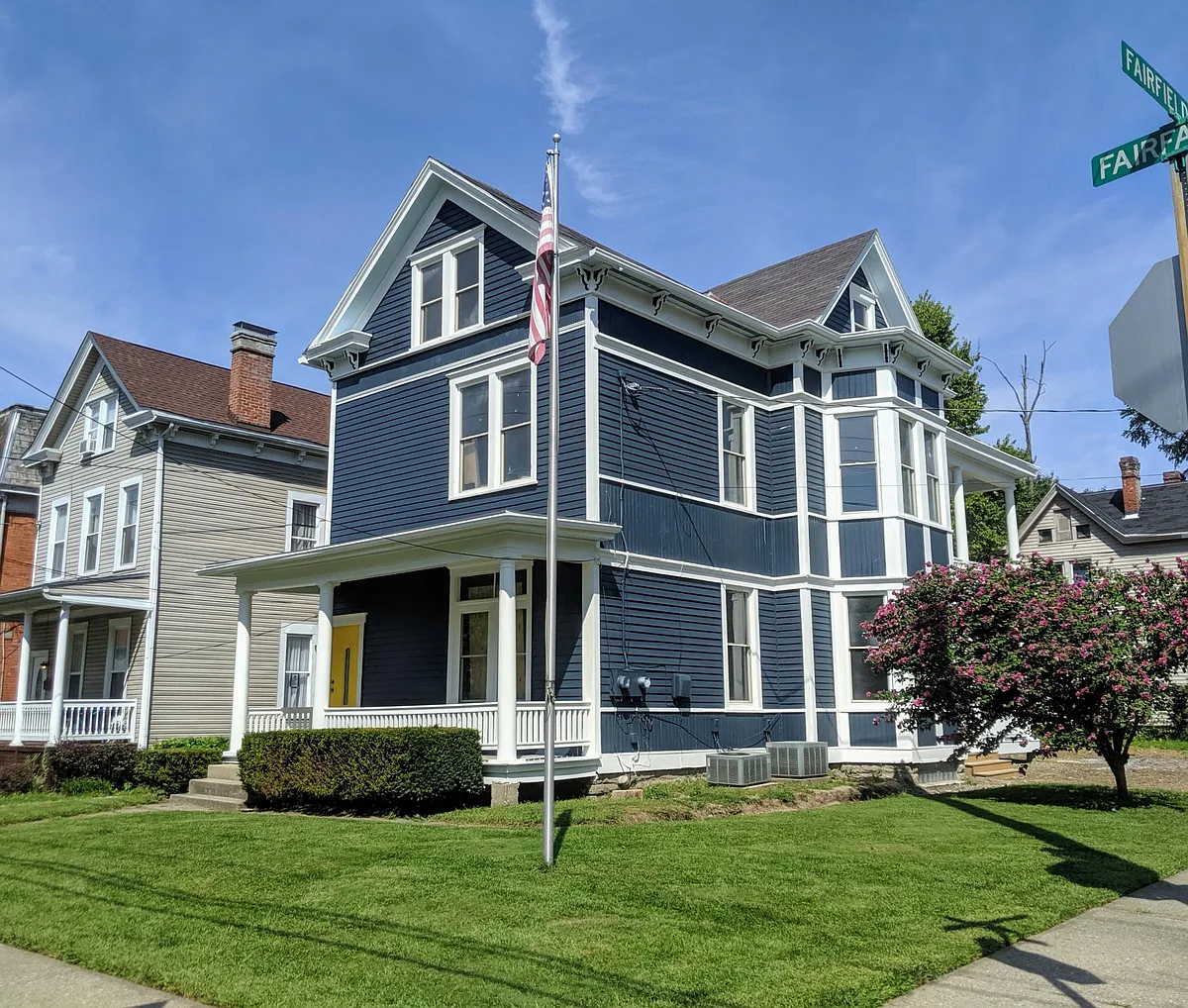 Fresh new exterior! Repaired, designed, and painted with TLC. A new Plum Tree is also being planted before the end of Oct. - 1734 Fairfax Ave #2