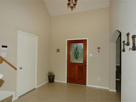 5th image of 3710 Canterbury Park Dr