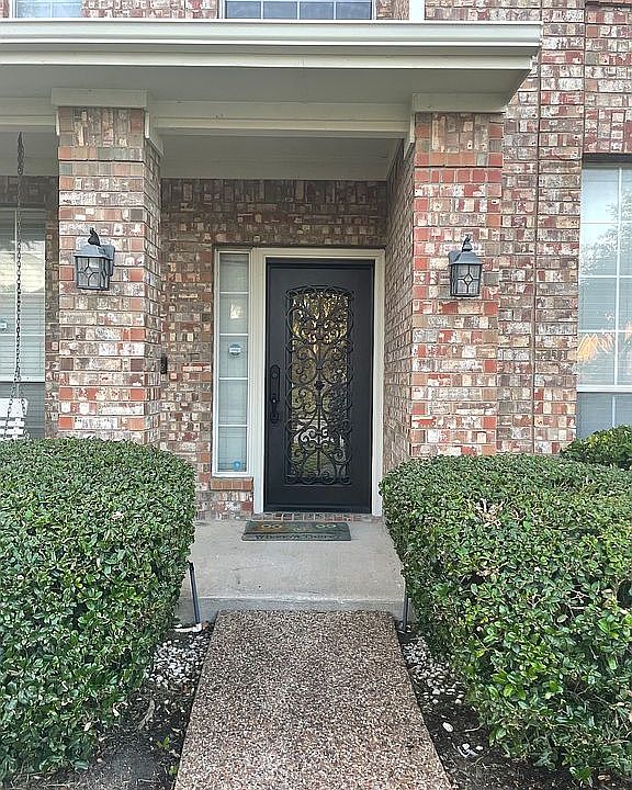 2nd image of 5724 Bedford Ln