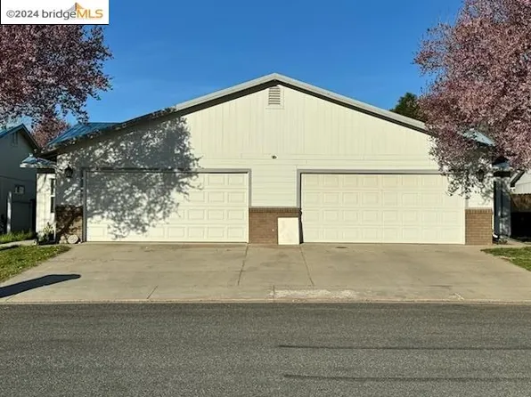 919 Shasta Ave, Yreka, CA 96097