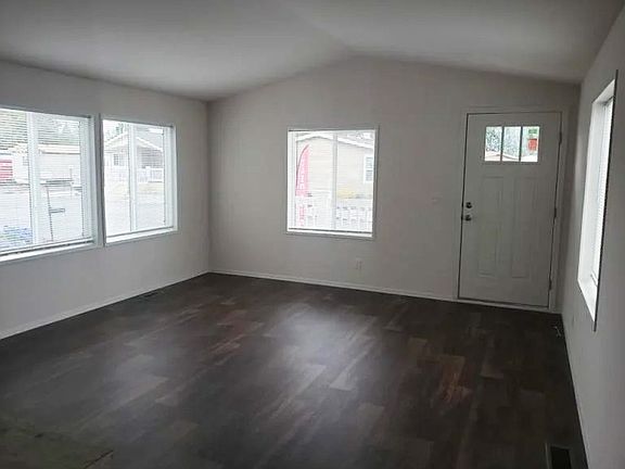 4th image of 834 Mountain Villa Dr