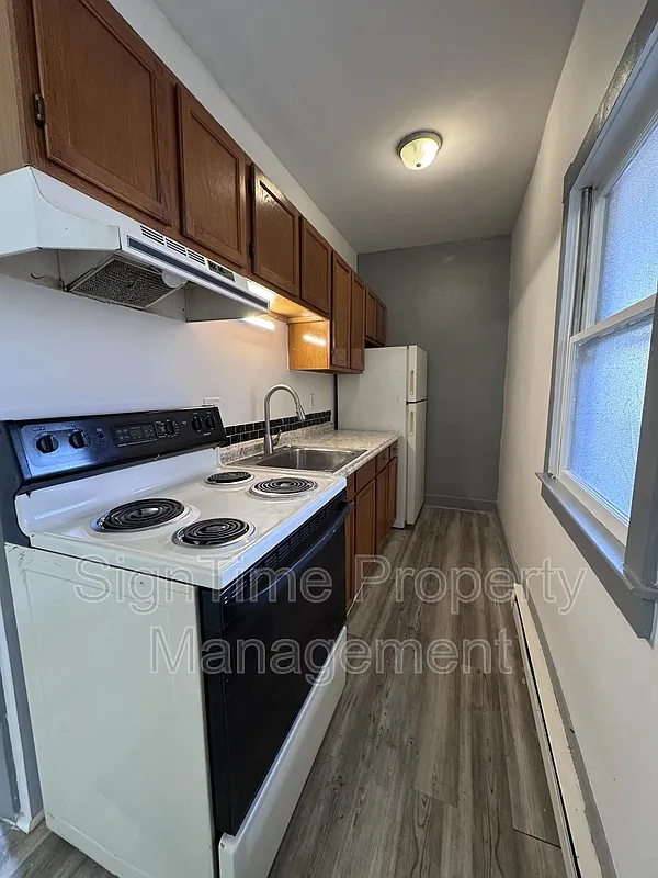 2 bed, 1.0 bath, 700 sqft, $950 — Photo 2