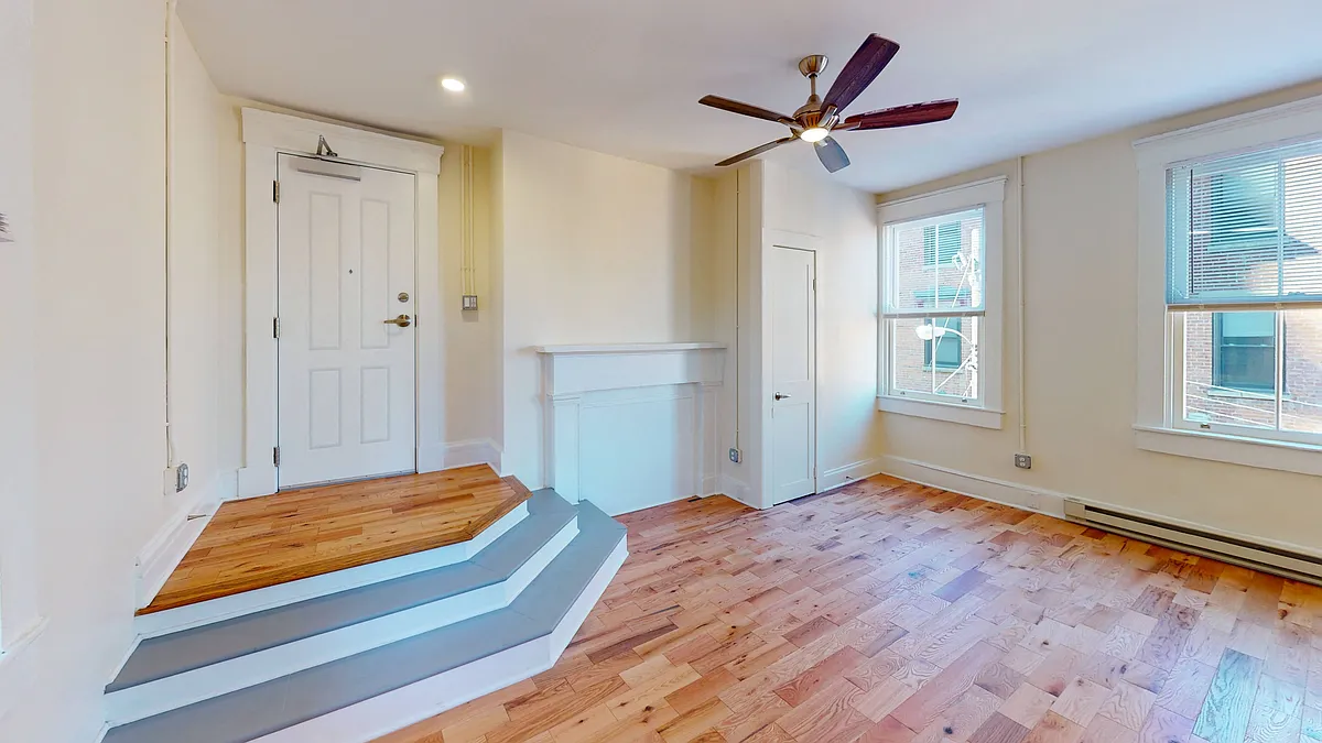 Floor plan 418 E 12th St 302
