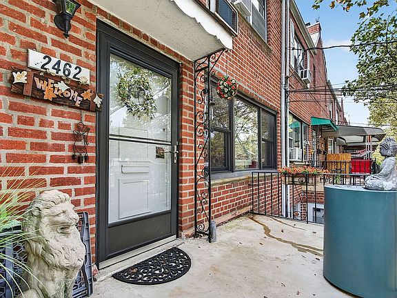 5th image of 2462 Bragg St