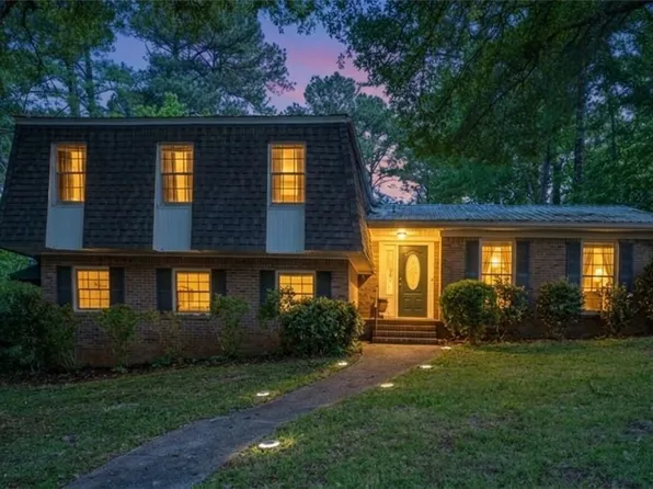 3312 Ontario Dr, Northport, AL 35473