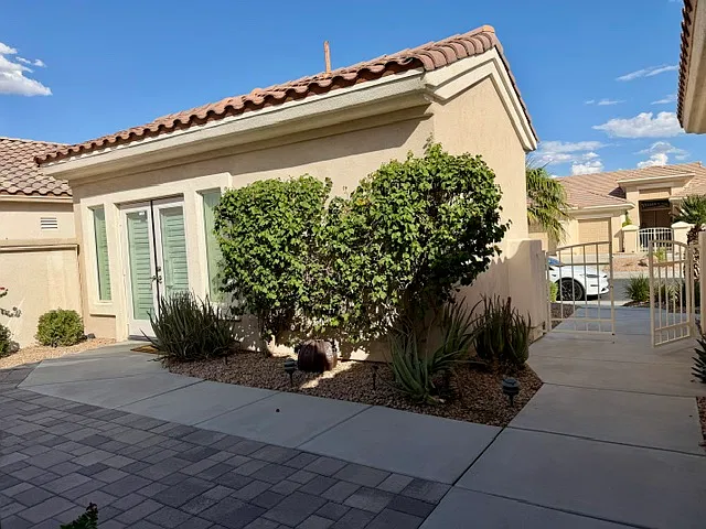 3 bed, 1900 sqft, $3,200 — Photo 3