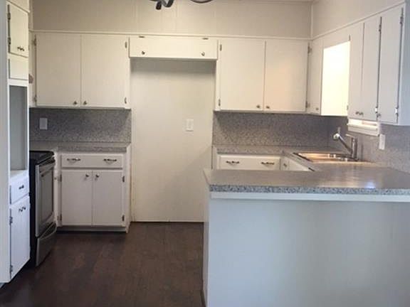 5th image of 106 Twin Circle Dr