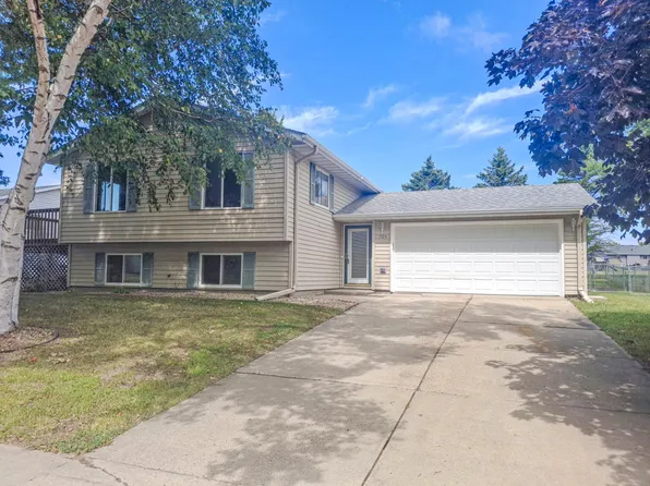 1304 17th St SW, Faribault, MN 55021